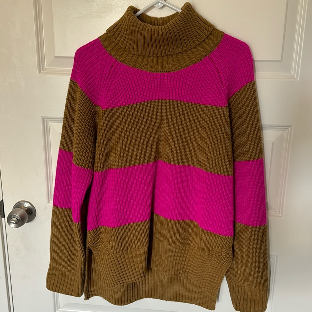 WHO WHAT WHERE Women’s Medium tan and how pink turtleneck sweater